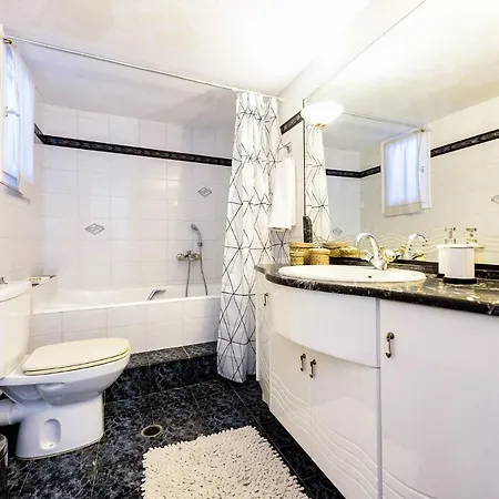 Apartment Cosy House Next To The Sea *